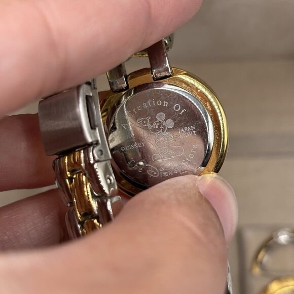 Vintage Disney Winnie The Pooh Watch With Interchangeable Faces WORKING - Picture 3 of 6